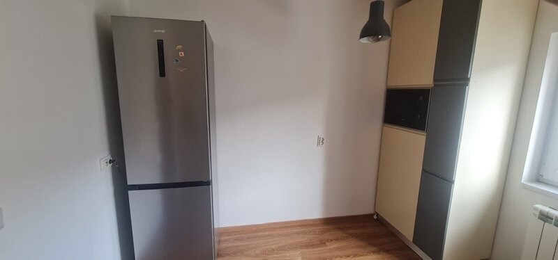 Decebal, Piata Muncii, apartament spatios 3 camere, parcari 2 locuri.